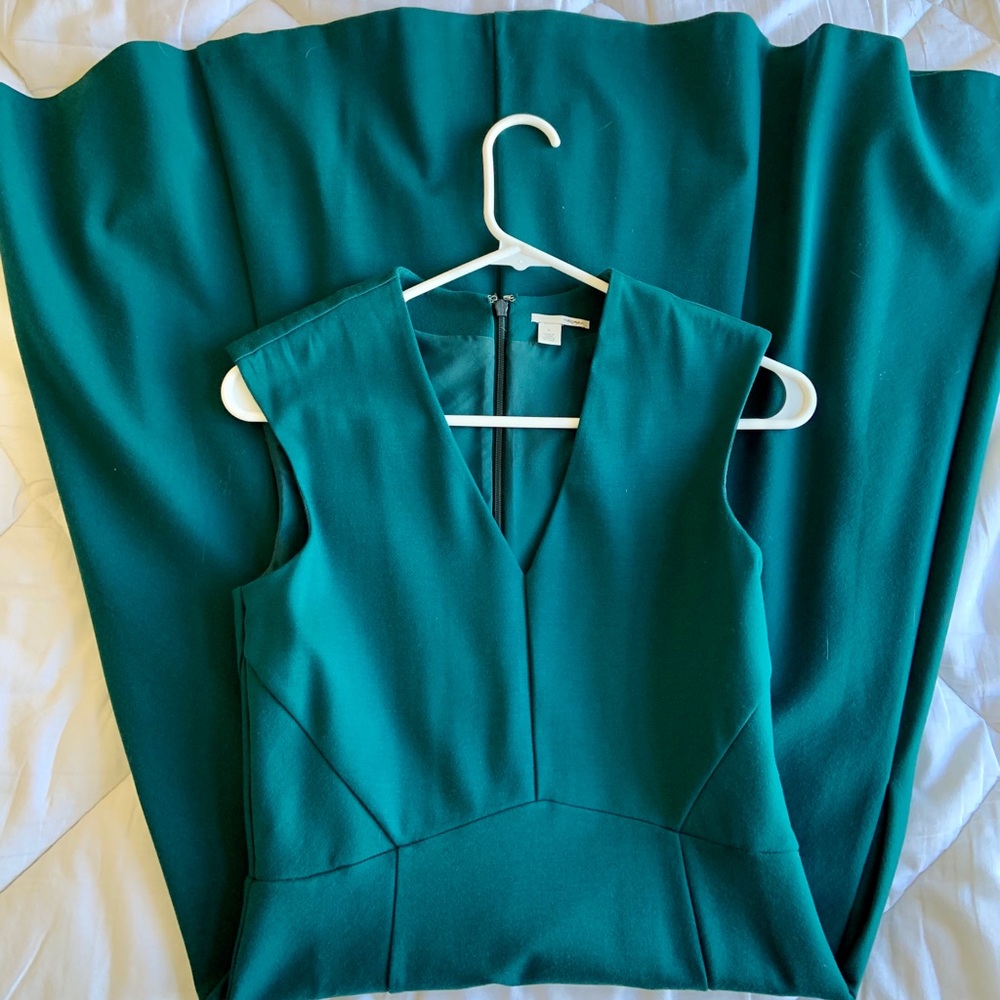 Halogen Green A-Line V-Neck Sleeveless Dress